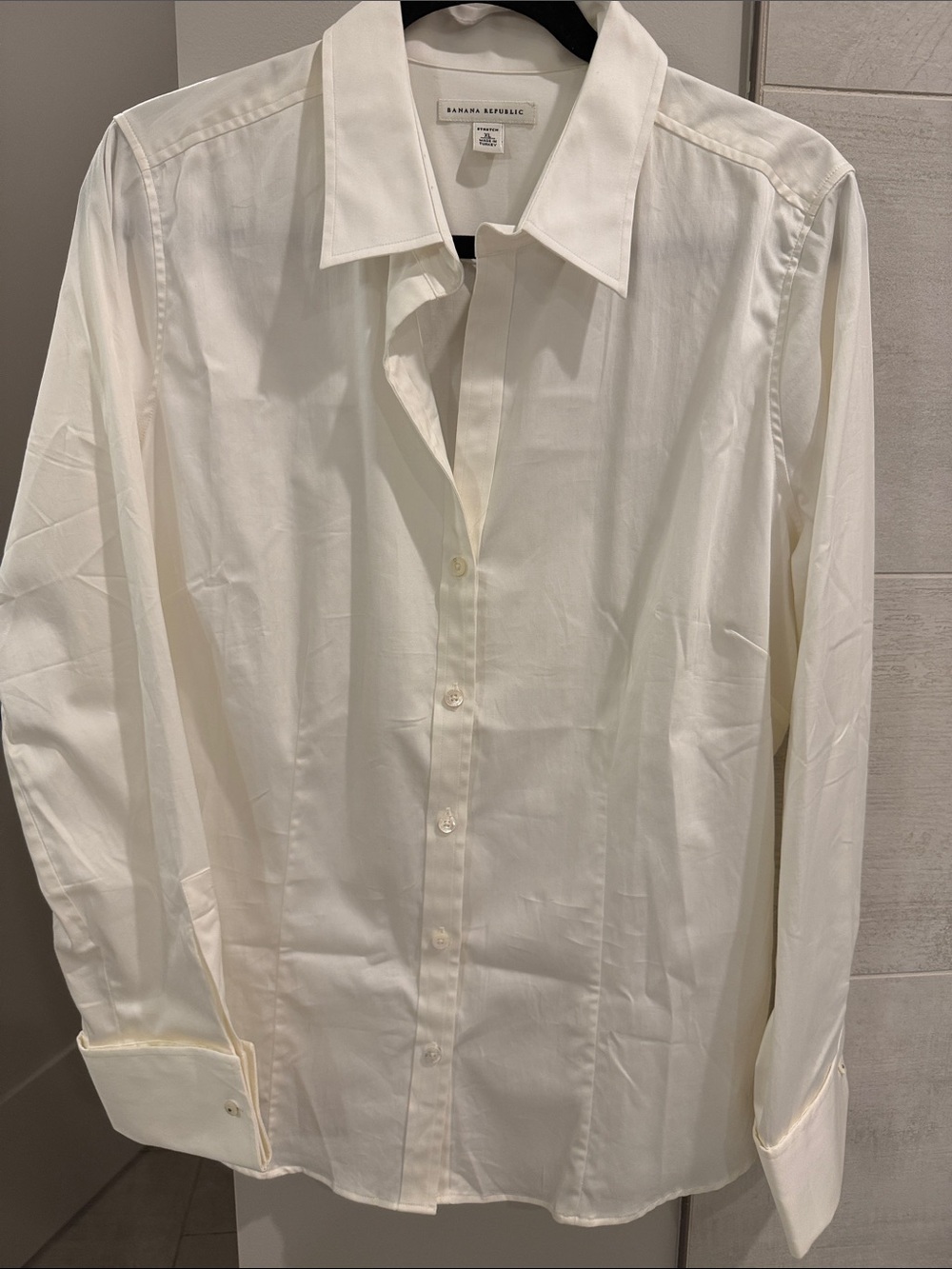 Banana Republic Women’s Stretch Dress Shirt